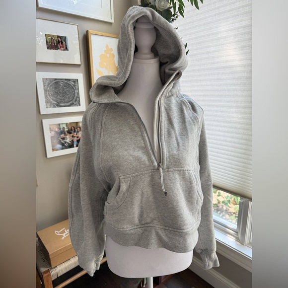 NWOT lululemon Scuba half-zip hoodie, Heathered Core Ultra Light Grey, XS/S. - Picture 4 of 10